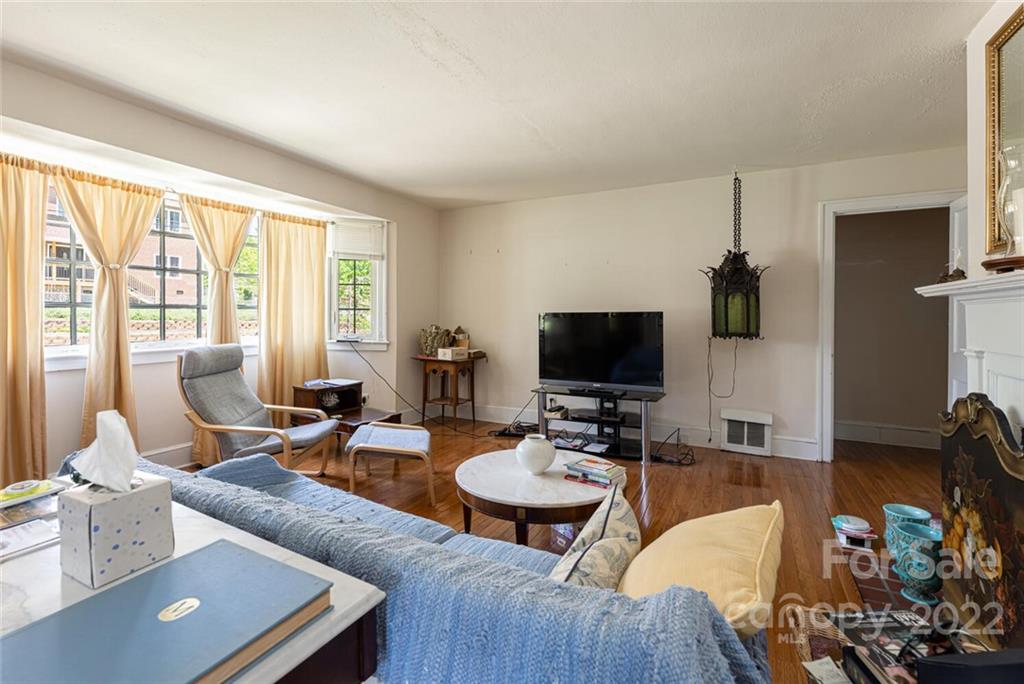 45 Ottari Road Asheville NC 28804