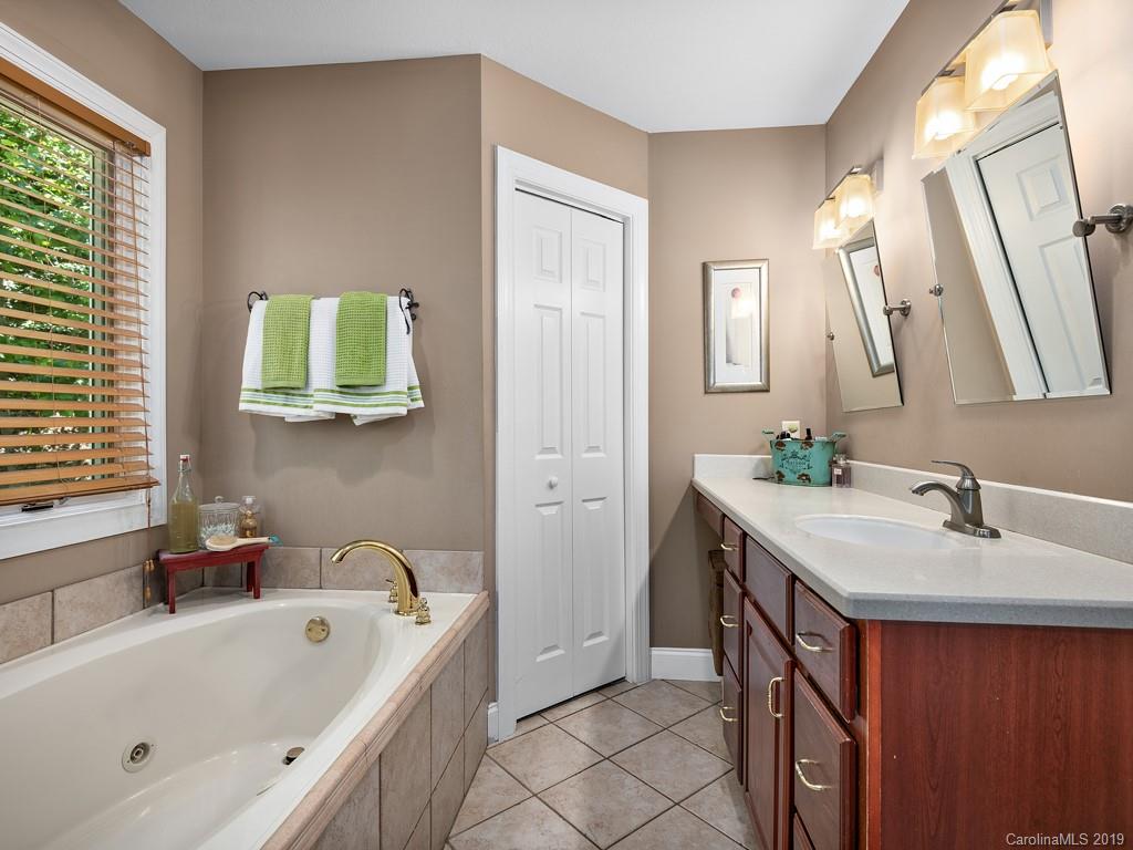128 Stonecrest Drive Asheville NC 28803