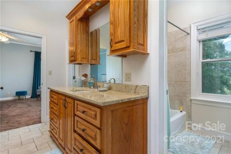 82 Sanctuary Road Swannanoa NC 28778