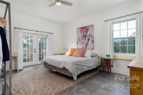 82 Sanctuary Road Swannanoa NC 28778