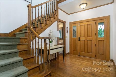 82 Sanctuary Road Swannanoa NC 28778