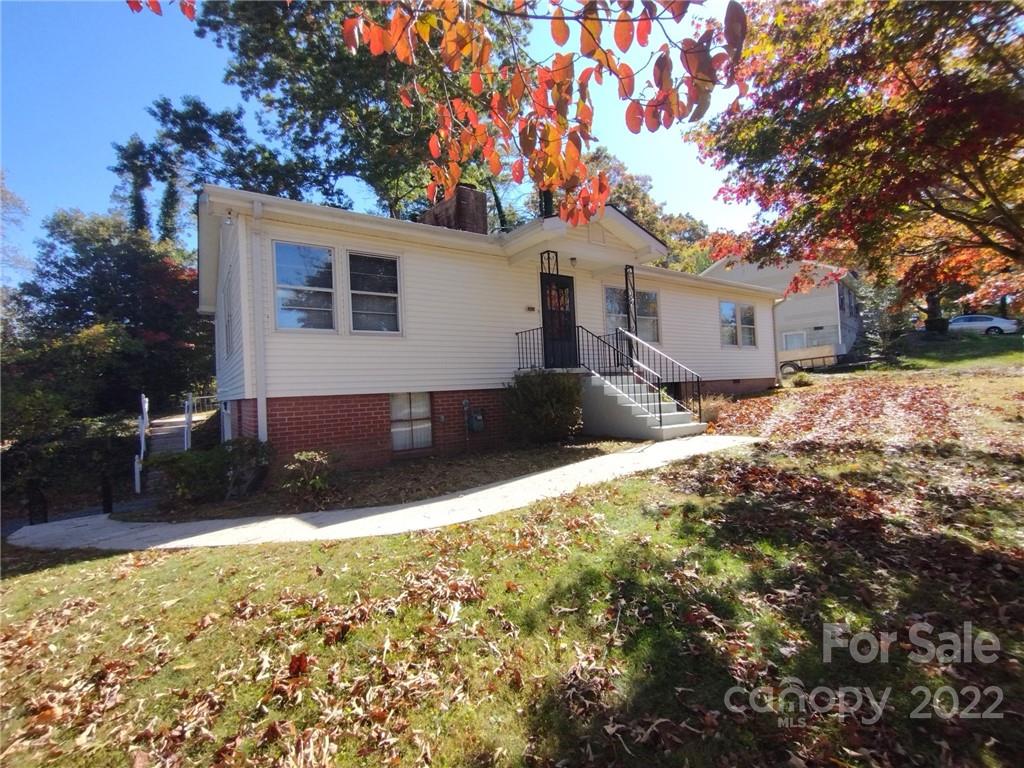 2114 N Stoney View Court Hendersonville NC 28792