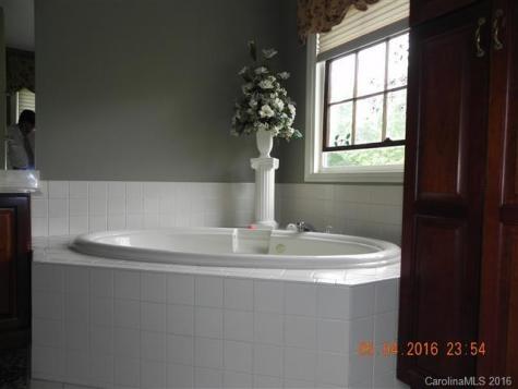 14 Lowry Lane Weaverville NC 28787