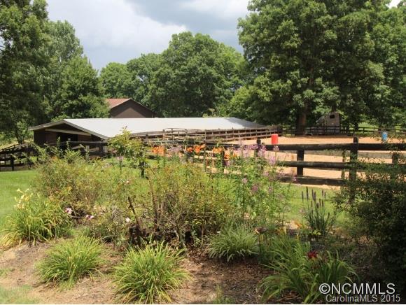 15 Hoyt Road Arden NC 28704