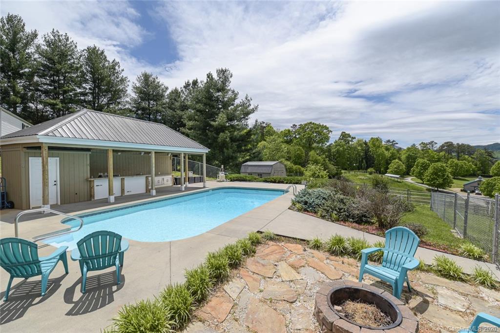 64 Gibbs Road Leicester NC 28748