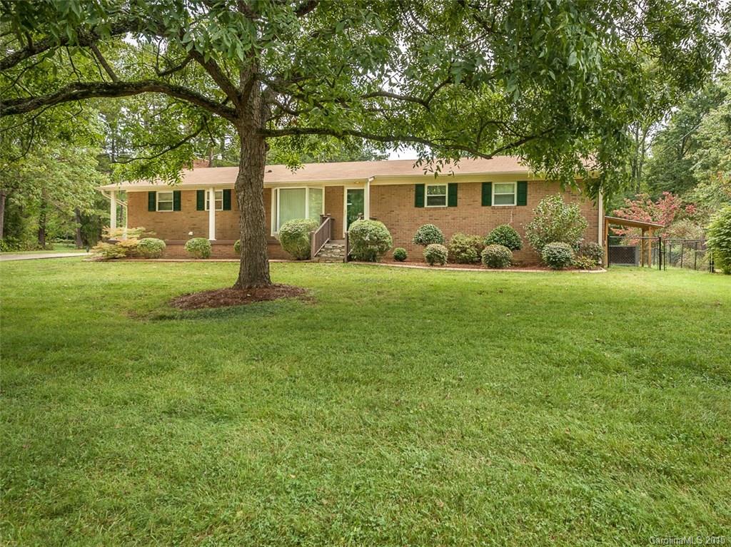 1140 Ravendale Drive Charlotte NC 28216