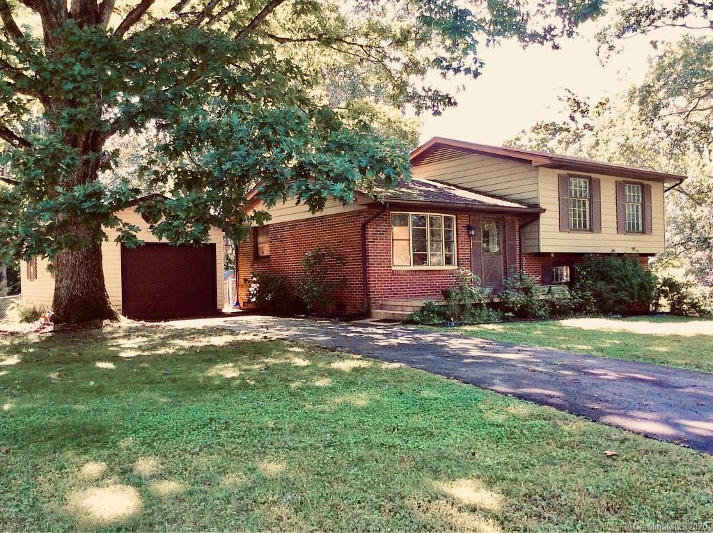 132 Castlerock Drive Asheville NC 28806