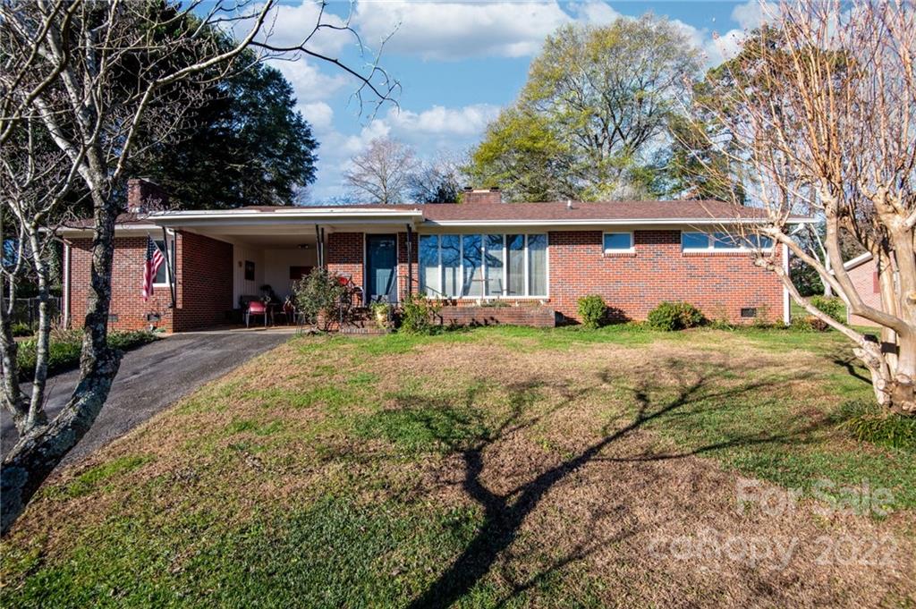 1563 11th Street NW Hickory NC 28601