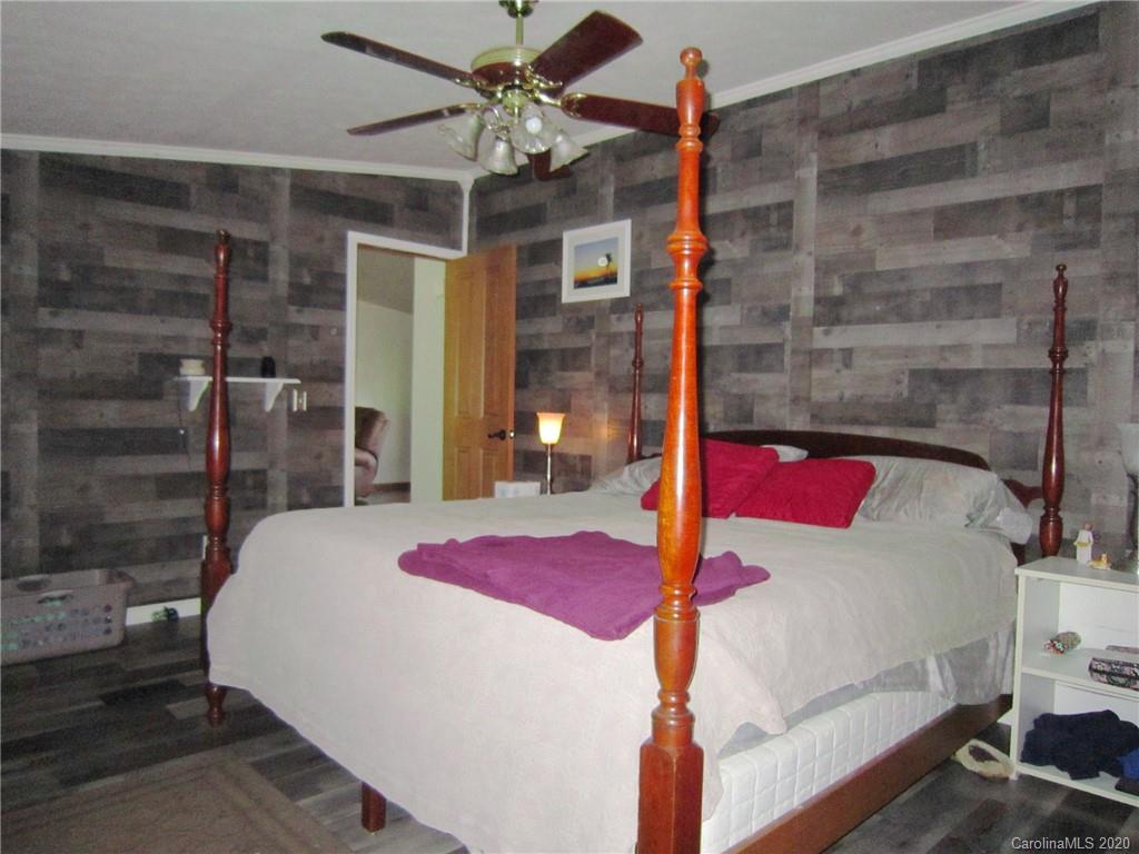 539 Hill View Drive Canton NC 28716