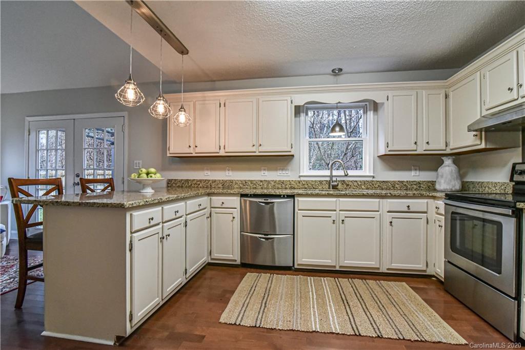 18 Marlwood Court Asheville NC 28804