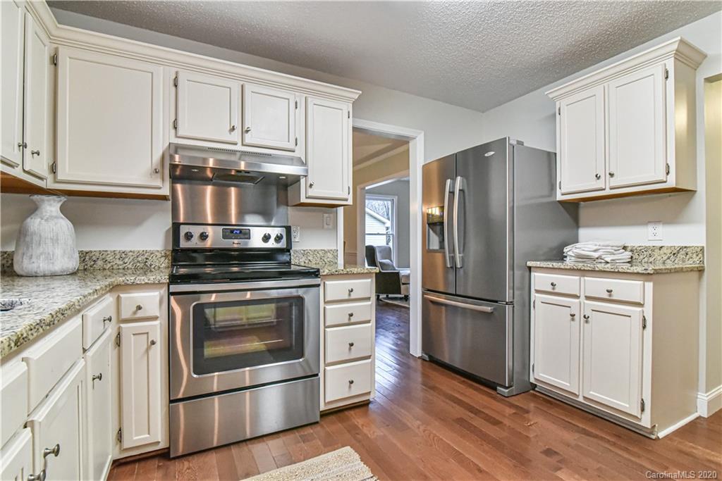 18 Marlwood Court Asheville NC 28804