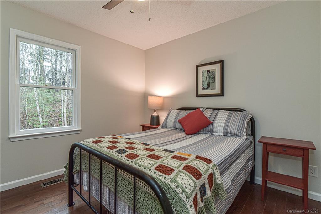 18 Marlwood Court Asheville NC 28804