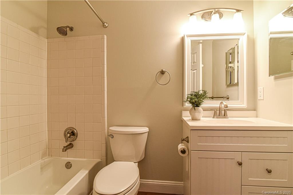 18 Marlwood Court Asheville NC 28804