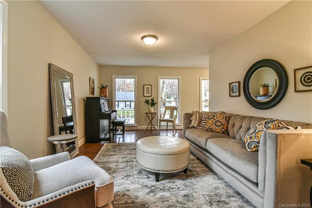 18 Marlwood Court Asheville NC 28804