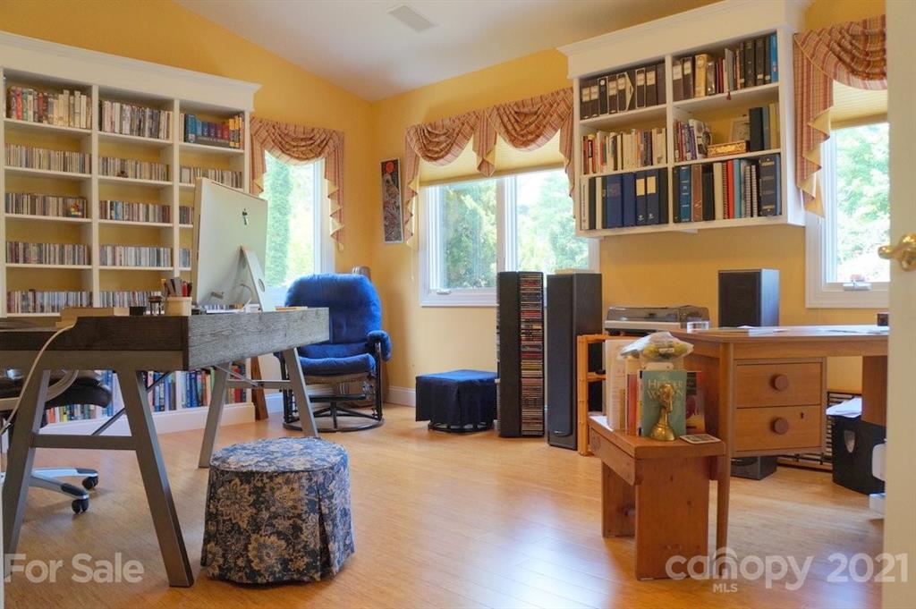 7 Brody Trail Asheville NC 28804
