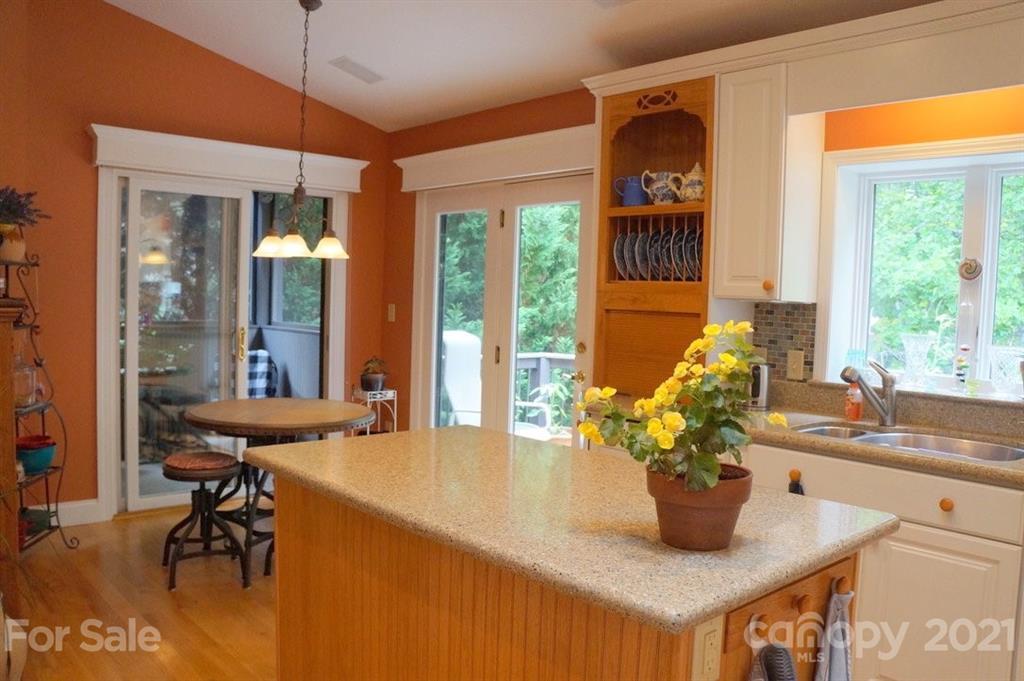 7 Brody Trail Asheville NC 28804