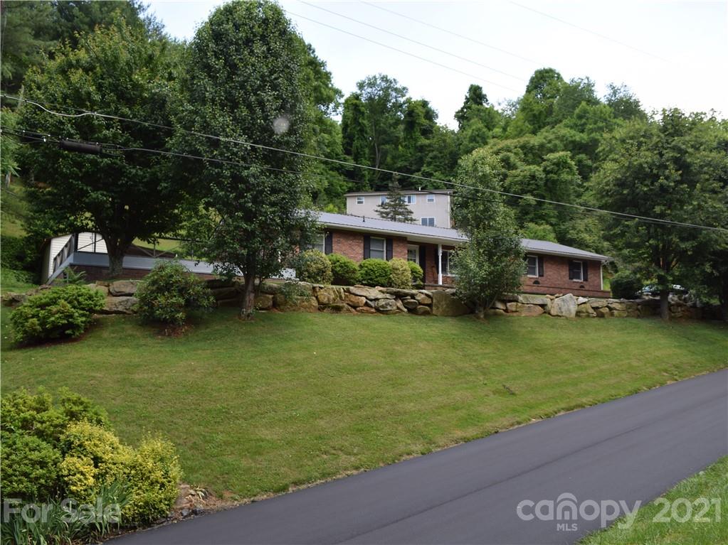 425 Locust Drive Waynesville NC 28786