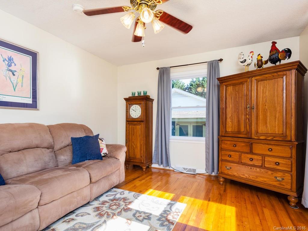 7 Birchwood Lane Asheville NC 28805