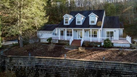 402 Sweetbriar Road N Lake Lure NC 28746