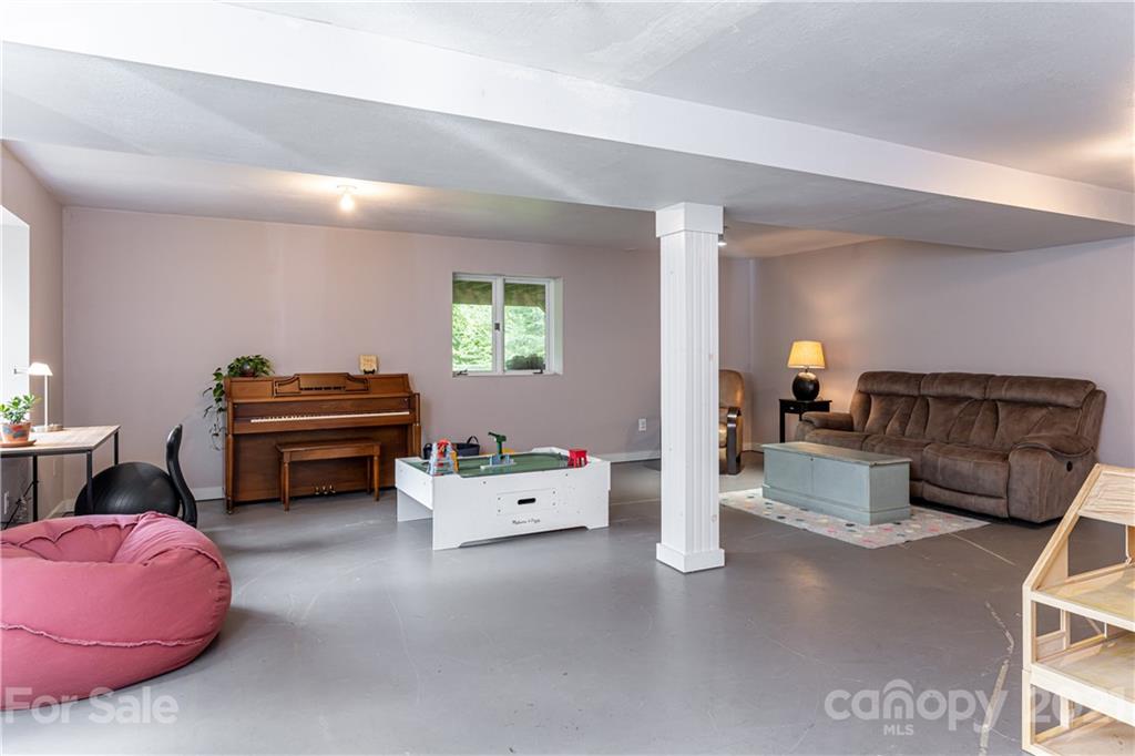 17 Beaverdam Court Asheville NC 28804