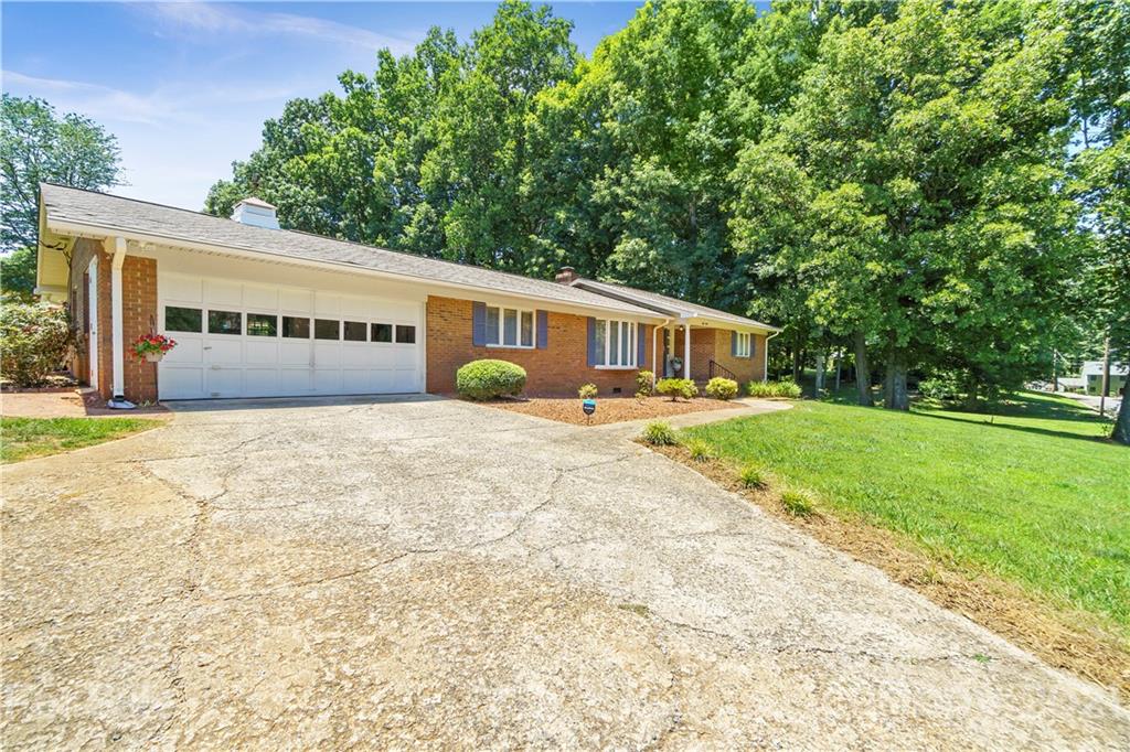 815 E 24th Street Newton NC 28658