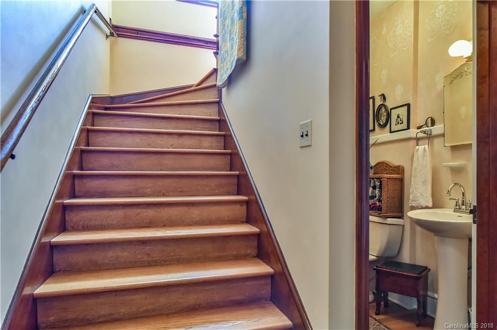 656 Lakeshore Drive Asheville NC 28804