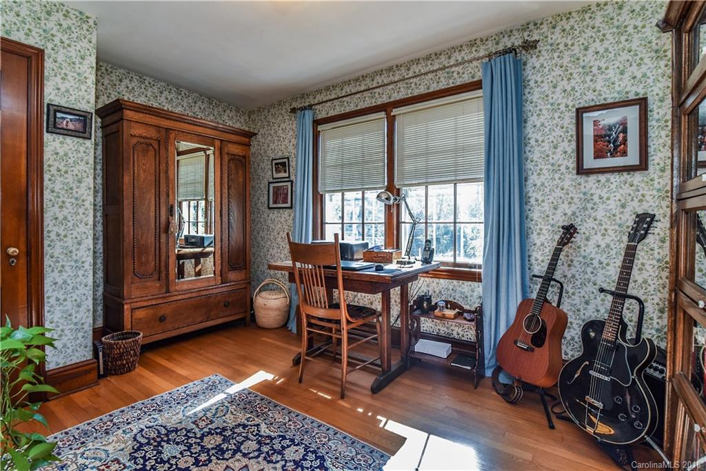 656 Lakeshore Drive Asheville NC 28804