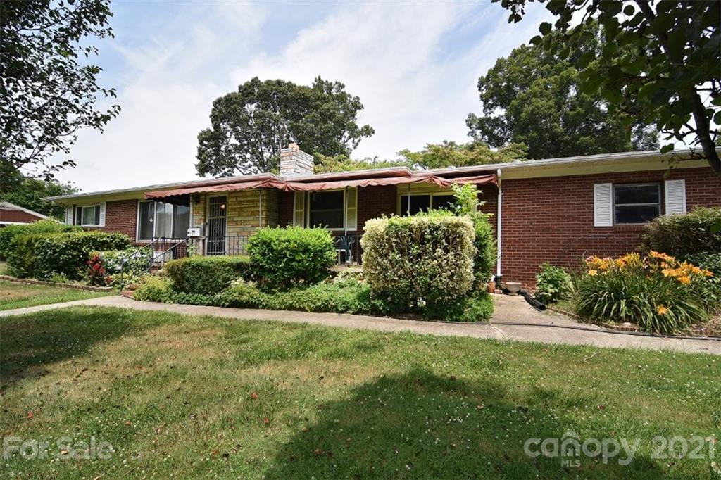 1517 17th Avenue NE Hickory NC 28601