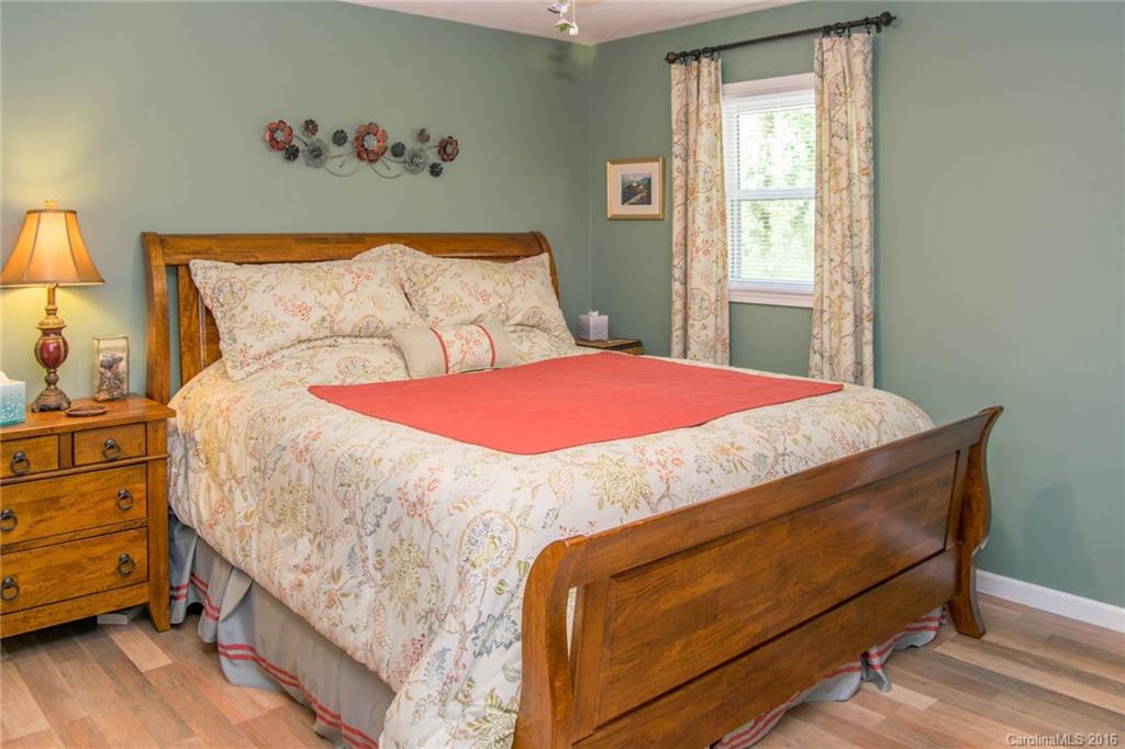86 Deep Woods Road Mills River NC 28759