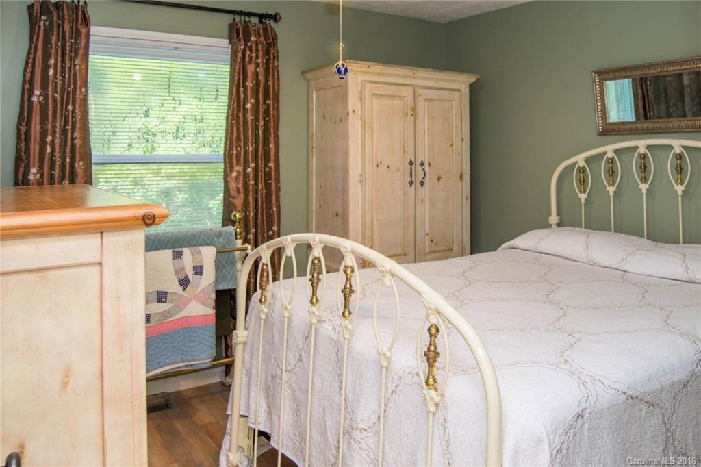 86 Deep Woods Road Mills River NC 28759