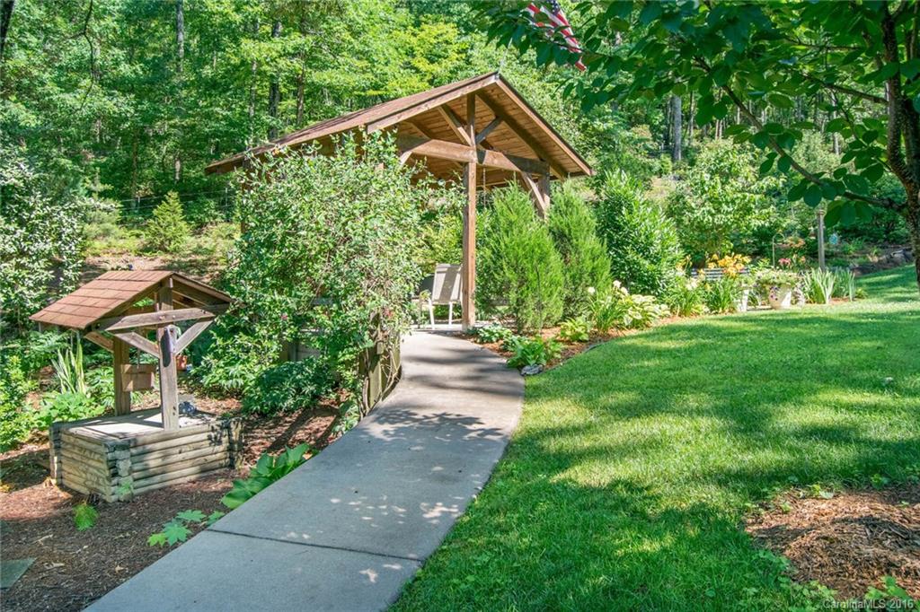 86 Deep Woods Road Mills River NC 28759