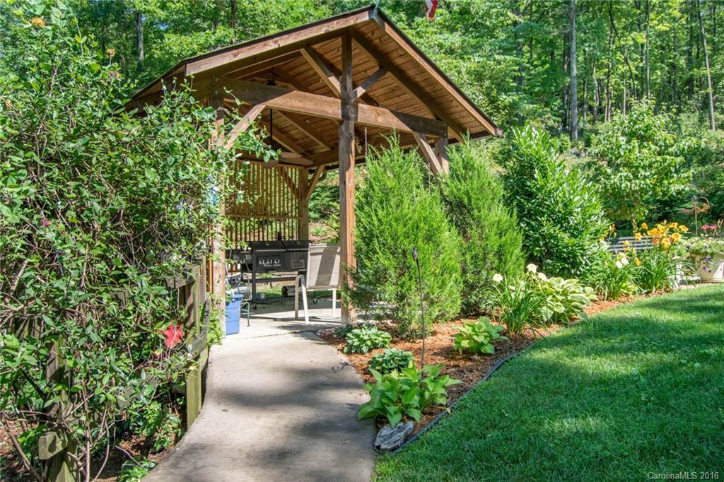 86 Deep Woods Road Mills River NC 28759