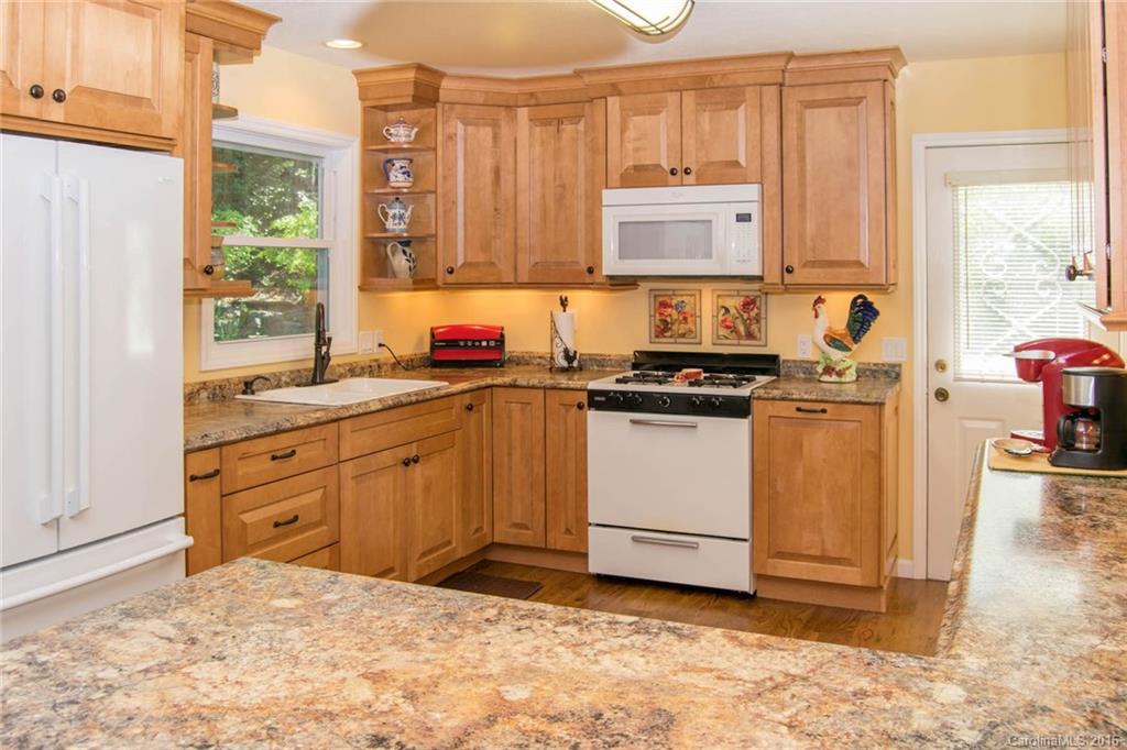 86 Deep Woods Road Mills River NC 28759