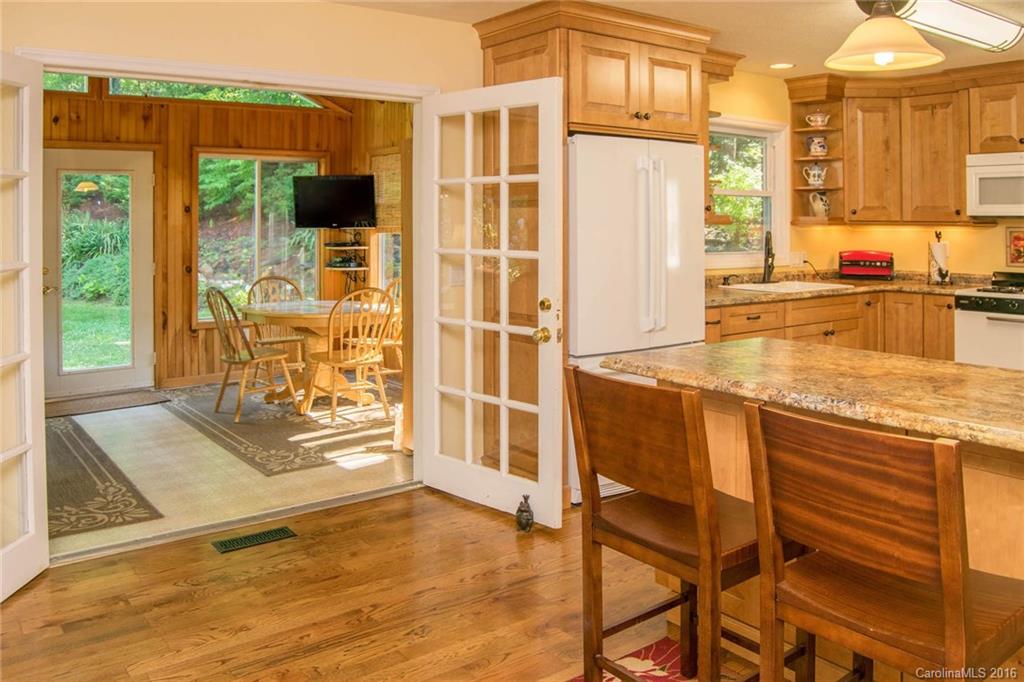 86 Deep Woods Road Mills River NC 28759