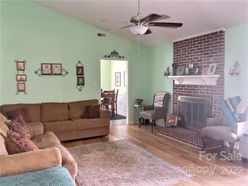 7613 Walnut Wood Drive Charlotte NC 28227