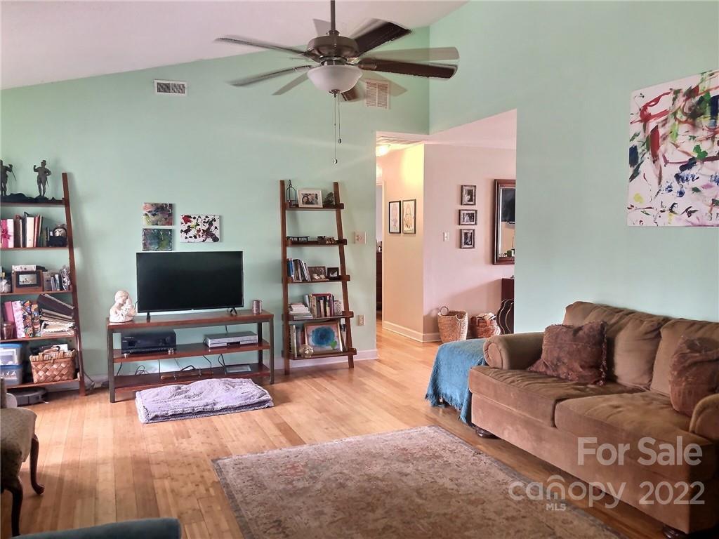 7613 Walnut Wood Drive Charlotte NC 28227