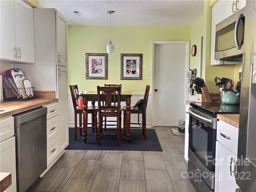 7613 Walnut Wood Drive Charlotte NC 28227