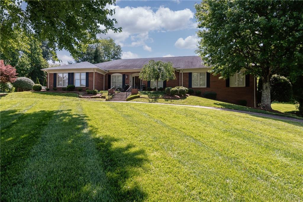 2703 Lakeview Drive Lenoir NC 28645