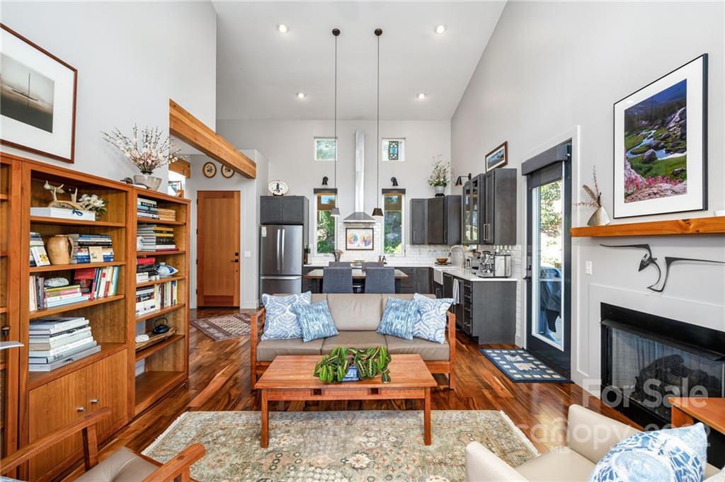 21 Pinewood Avenue Asheville NC 28804