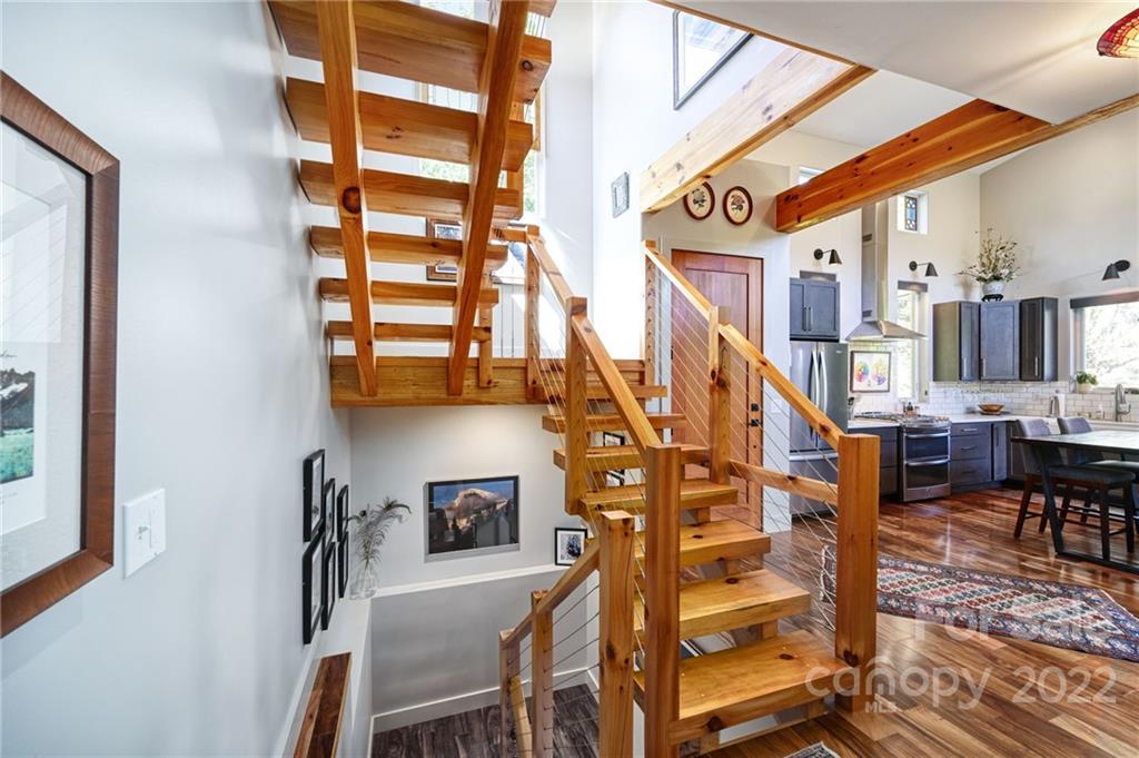 21 Pinewood Avenue Asheville NC 28804