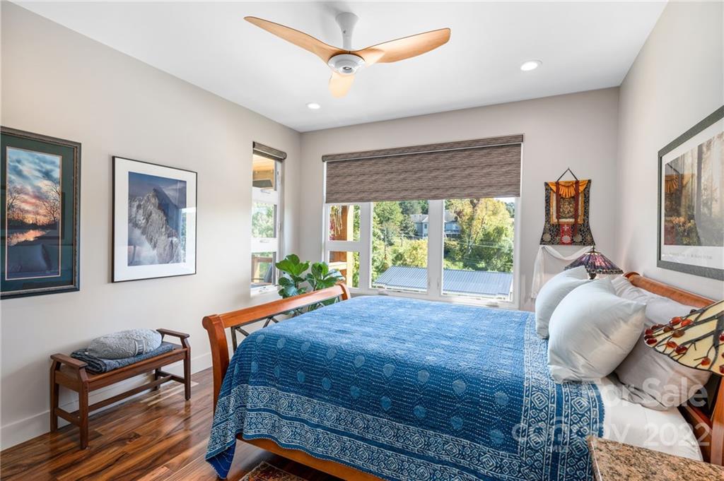 21 Pinewood Avenue Asheville NC 28804
