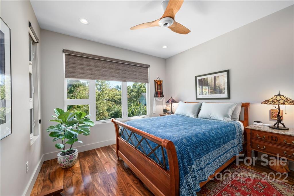 21 Pinewood Avenue Asheville NC 28804