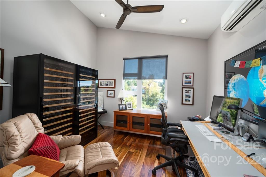 21 Pinewood Avenue Asheville NC 28804