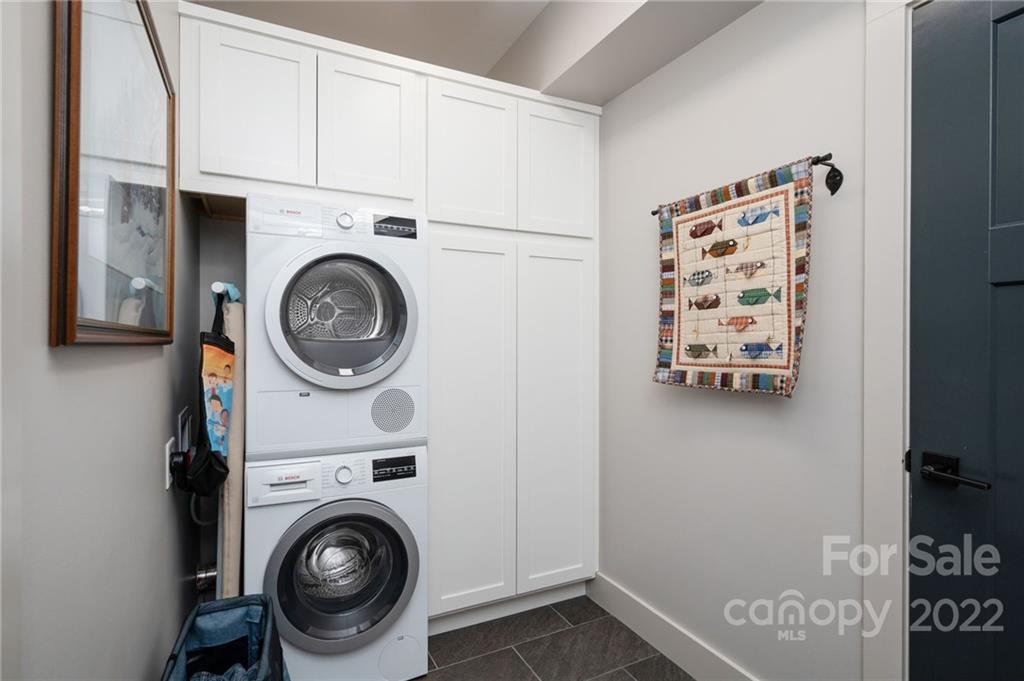 21 Pinewood Avenue Asheville NC 28804