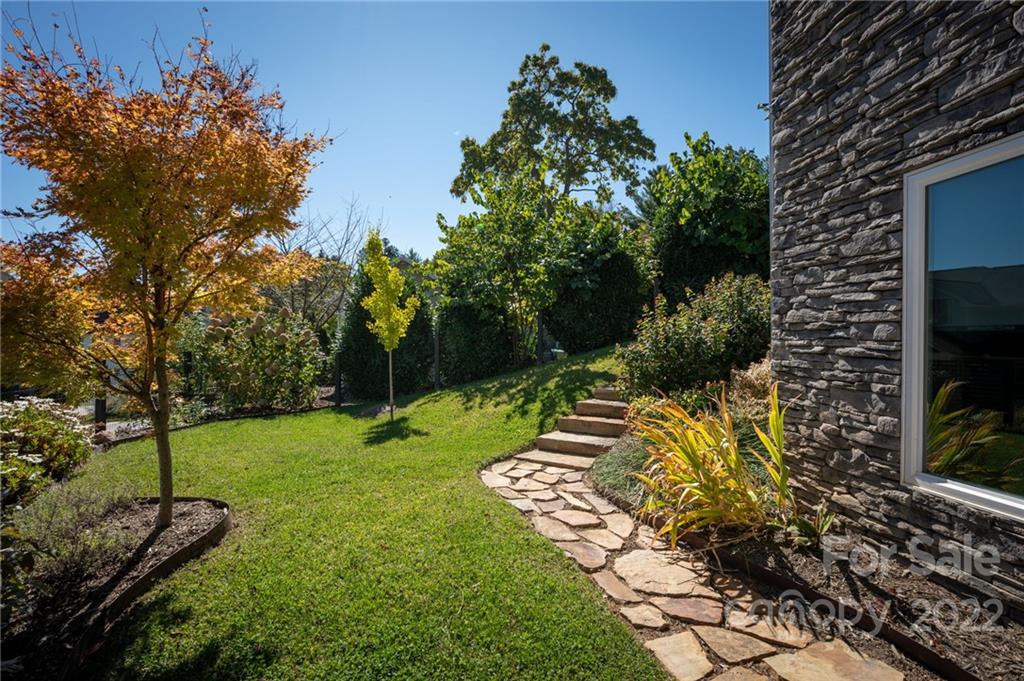21 Pinewood Avenue Asheville NC 28804
