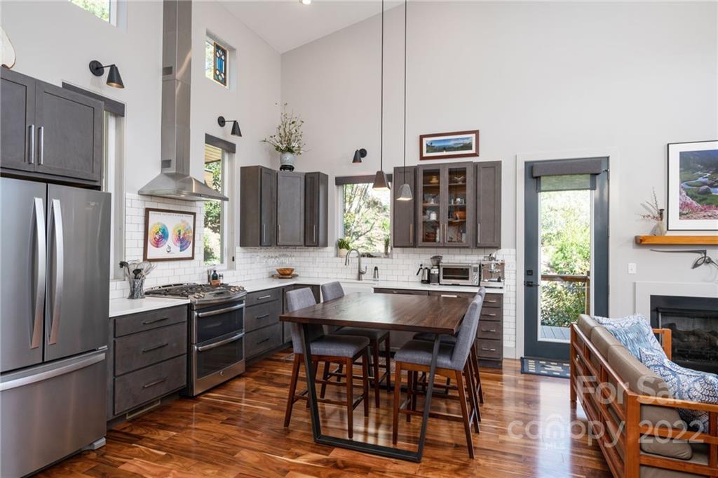 21 Pinewood Avenue Asheville NC 28804