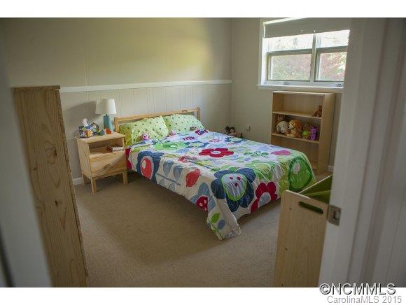 102 College Place Swannanoa NC 28778