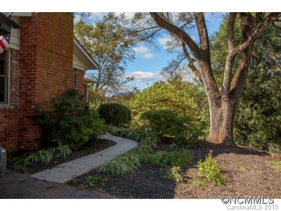 102 College Place Swannanoa NC 28778