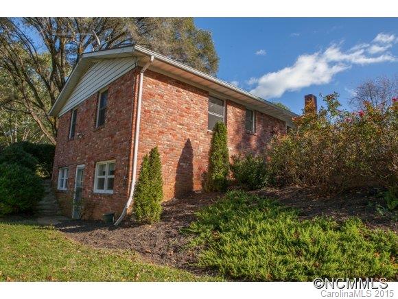 102 College Place Swannanoa NC 28778