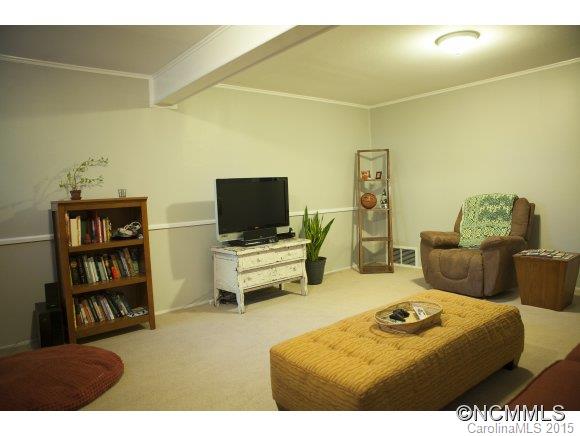 102 College Place Swannanoa NC 28778